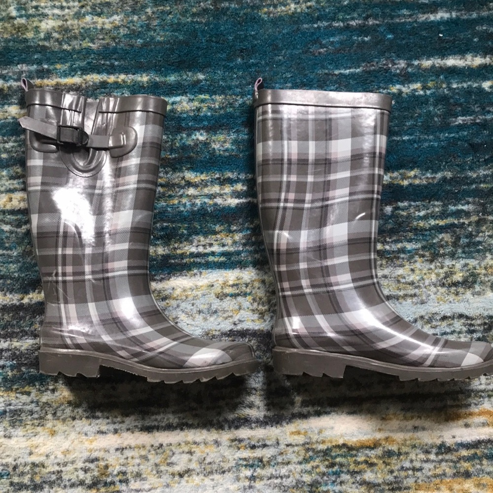 Rain boots